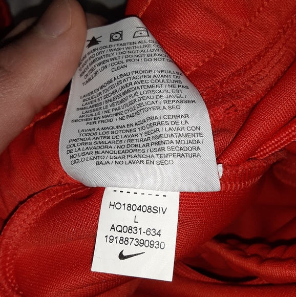 Nike Sportswear Tech Icon joggers red white - Picture 6 of 6